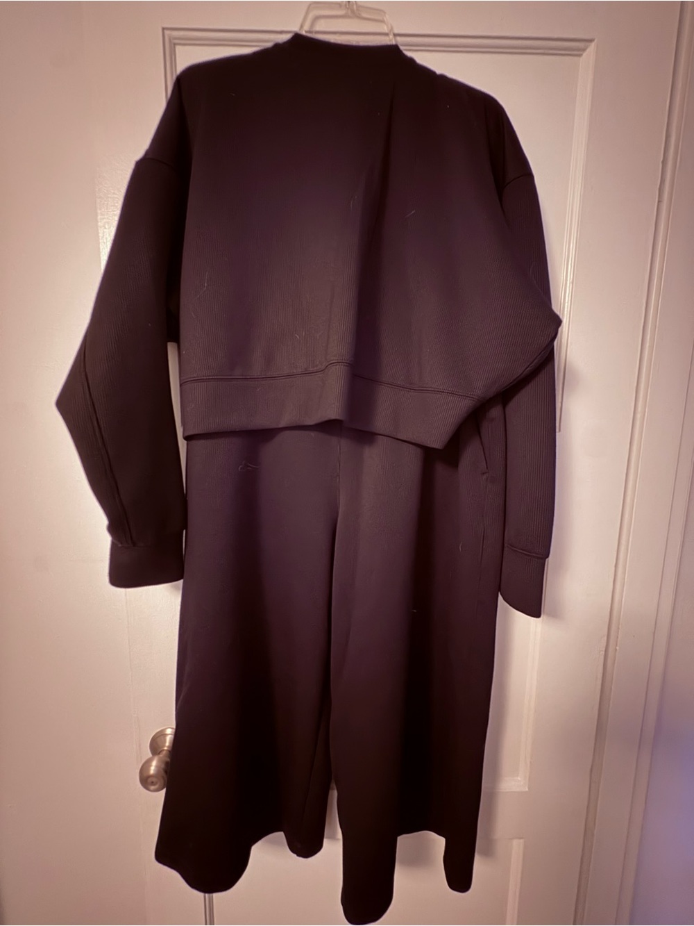 Black Women's Cropped Sweatshirt and Wide-Leg Pant Set